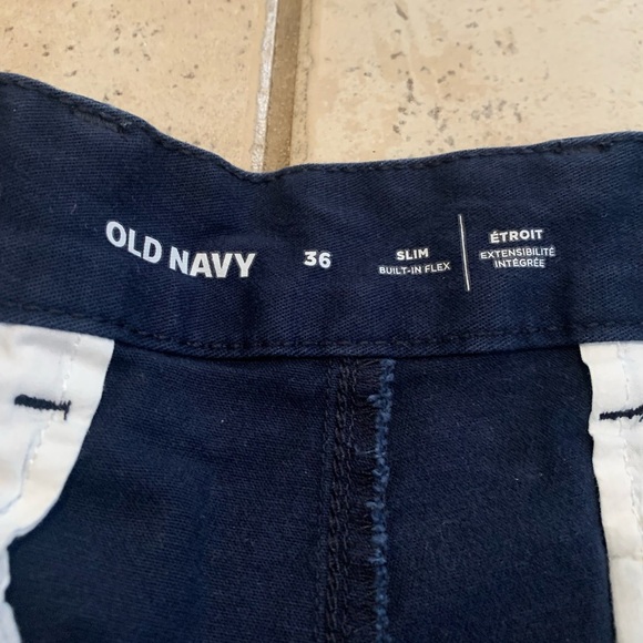 Men's Old Navy Slim Built-in Flex Chino Shorts - Size 36 - Picture 3 of 5